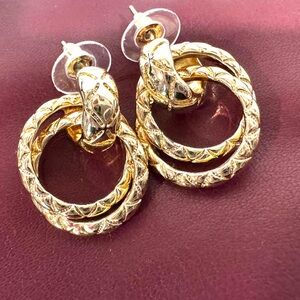 Woven Elegant Round Dangle Earrings